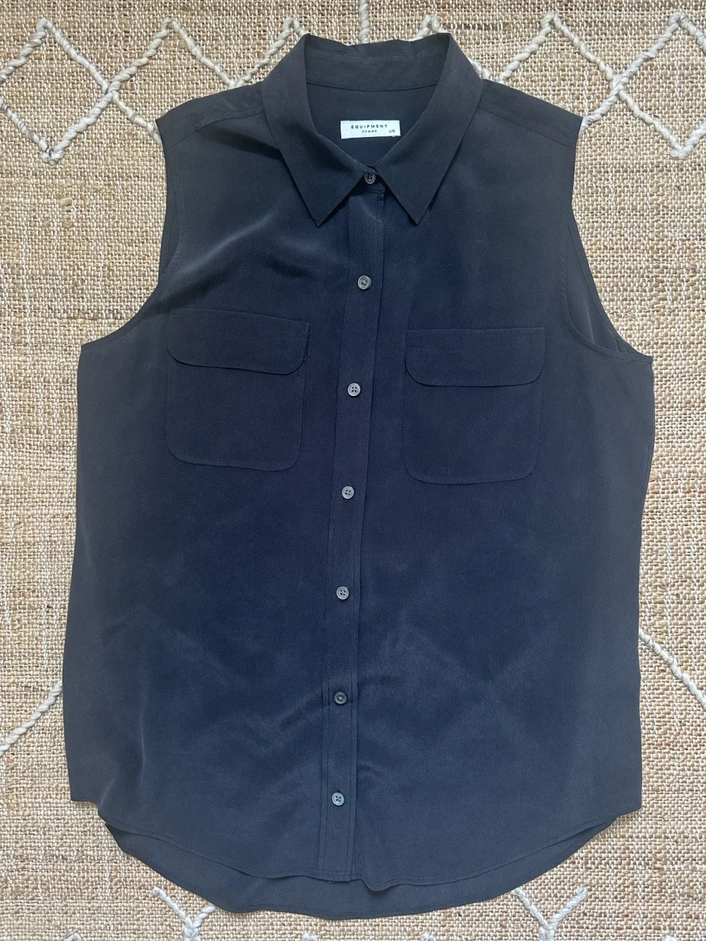 Equipment Washed Silk Sleeveless Blouse Button Down Gray Black Large